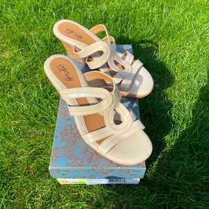 Hardly worn, like new high wedges